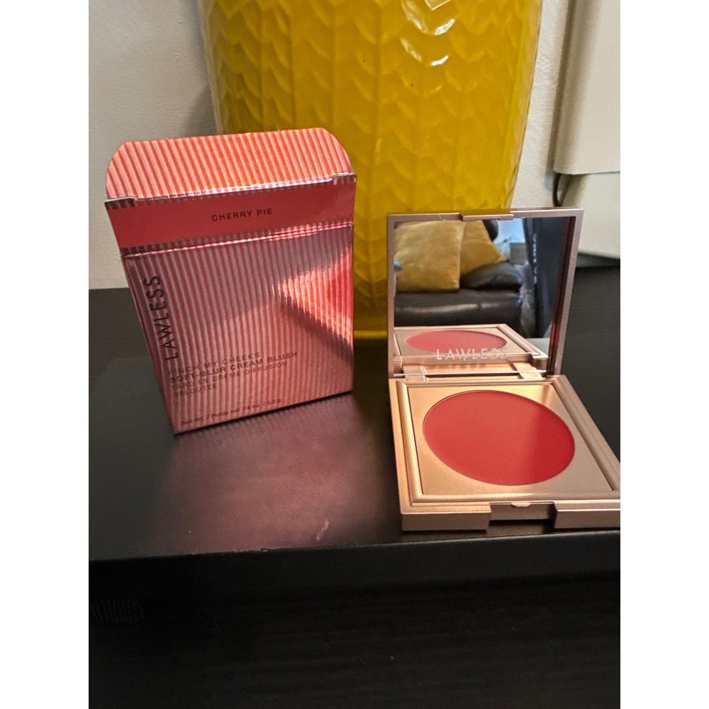 Lawless Pinch My Cheeks Soft-Blur Cream Blush Cherry Pie Red Rose Gold Compact